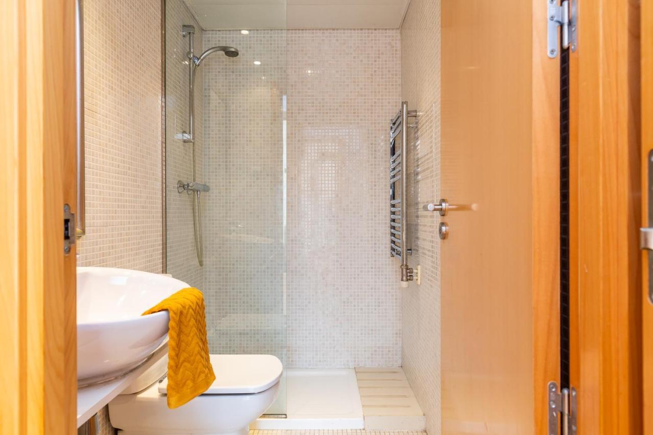 2Br - 2Bh Apartment Close To The Beach Barcelona Bagian luar foto