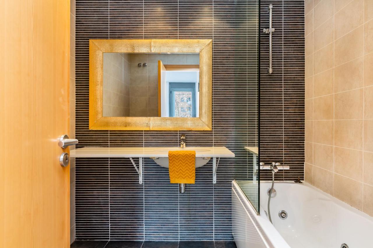 2Br - 2Bh Apartment Close To The Beach Barcelona Bagian luar foto